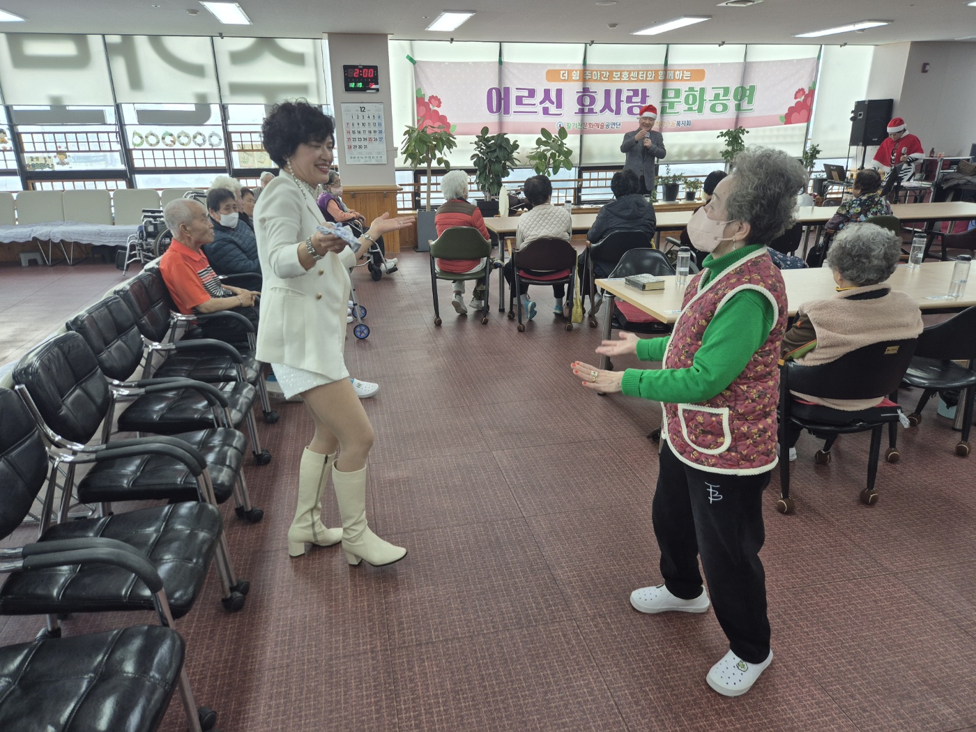 /user/d/deoswim/editor/2512/8ebb0410ab0e86bd91718689f9d801d4_1766559096_5066.jpg 이미지크게보기